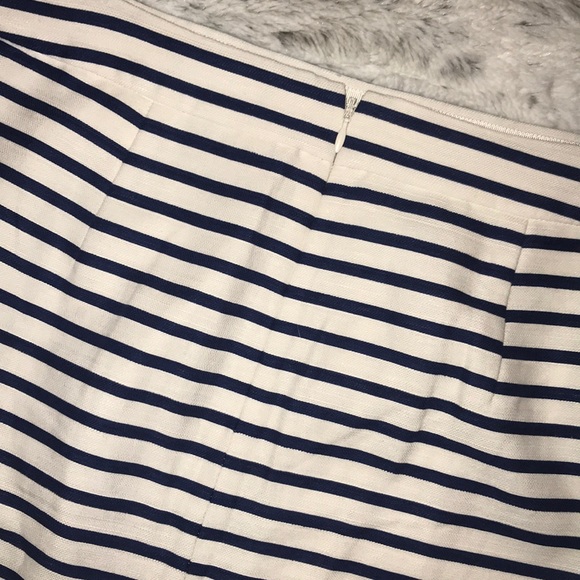 JCrew Factory- The Pencil Skirt - Picture 3 of 3